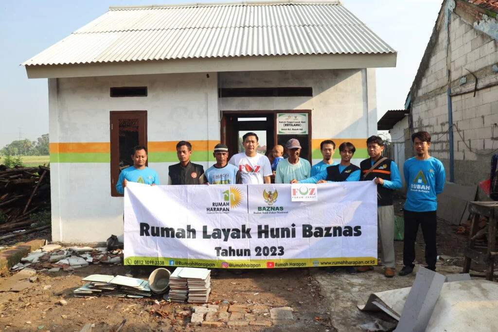 Penyaluran bantuan untuk penerima manfaat Rumah Harapan